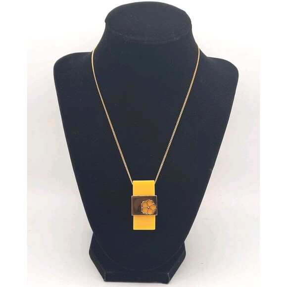 NEW Trina Turk Yellow & Gold Tone Rectangle Lucite Pendant Necklace 70s Inspired - Picture 1 of 9